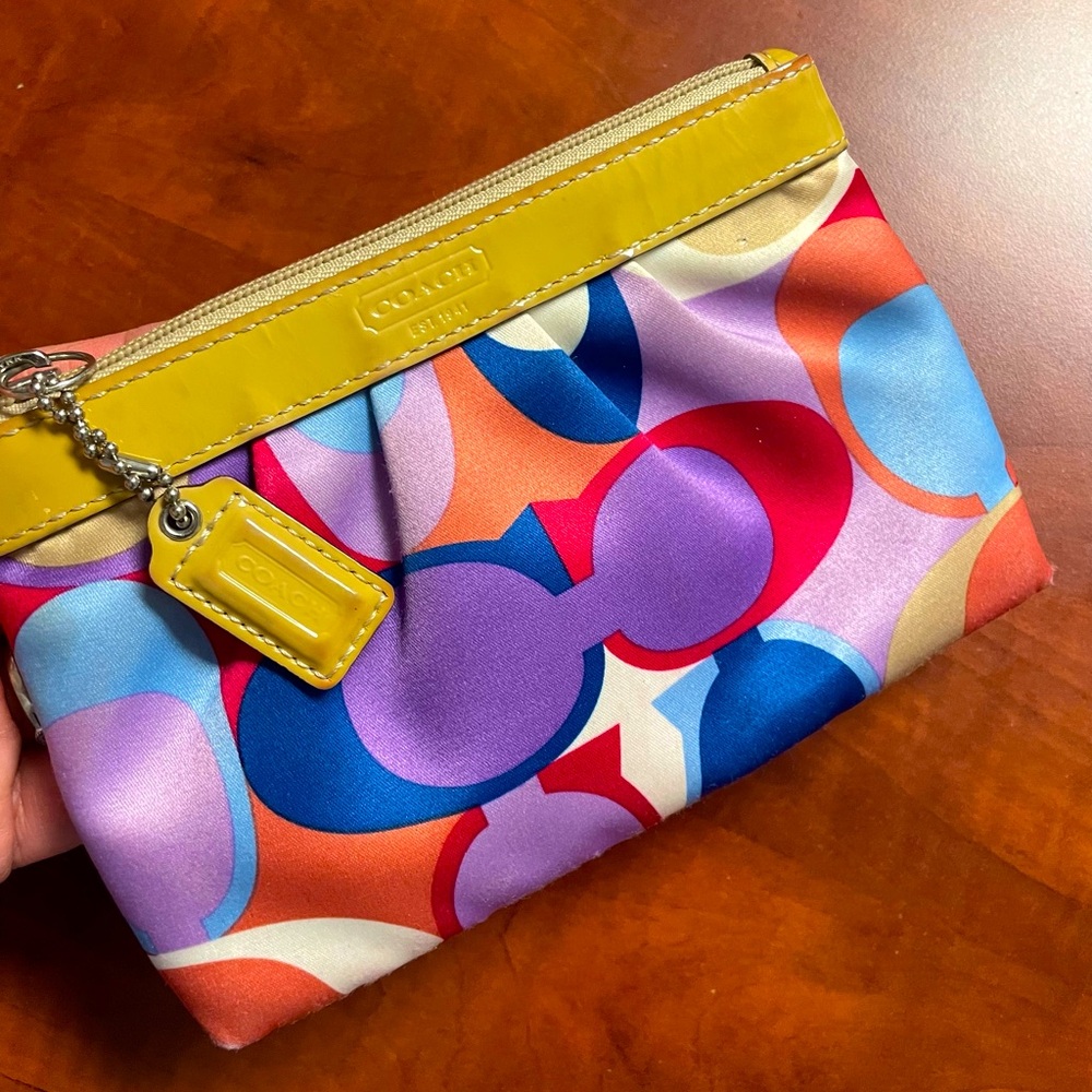 Coach Wristlet silk and patten leather